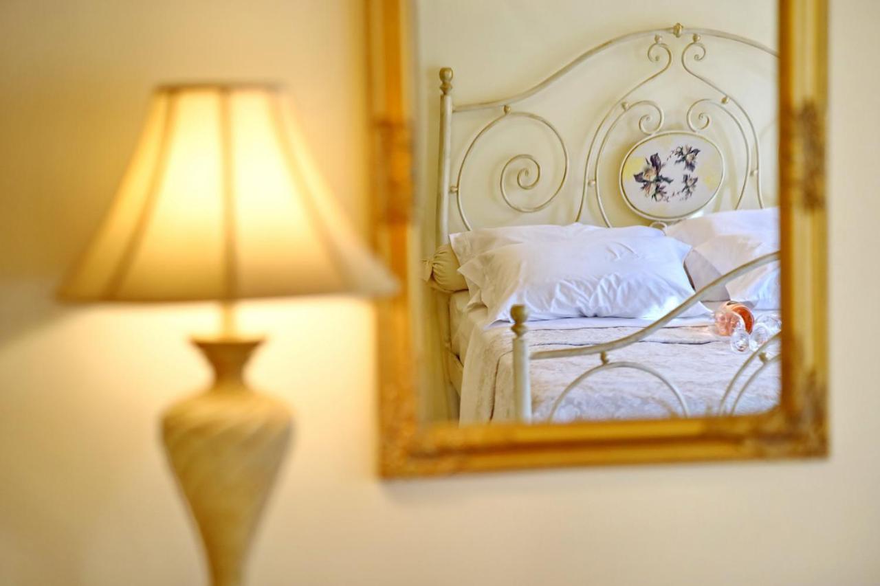 Castellmare Apartment นาฟปาคตอส ภายนอก รูปภาพ
