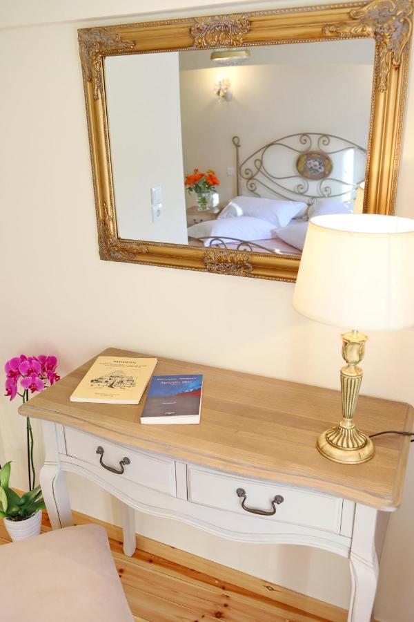 Castellmare Apartment นาฟปาคตอส ภายนอก รูปภาพ