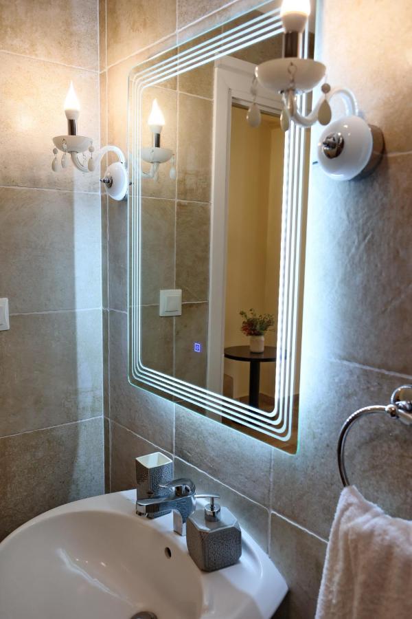 Castellmare Apartment นาฟปาคตอส ภายนอก รูปภาพ