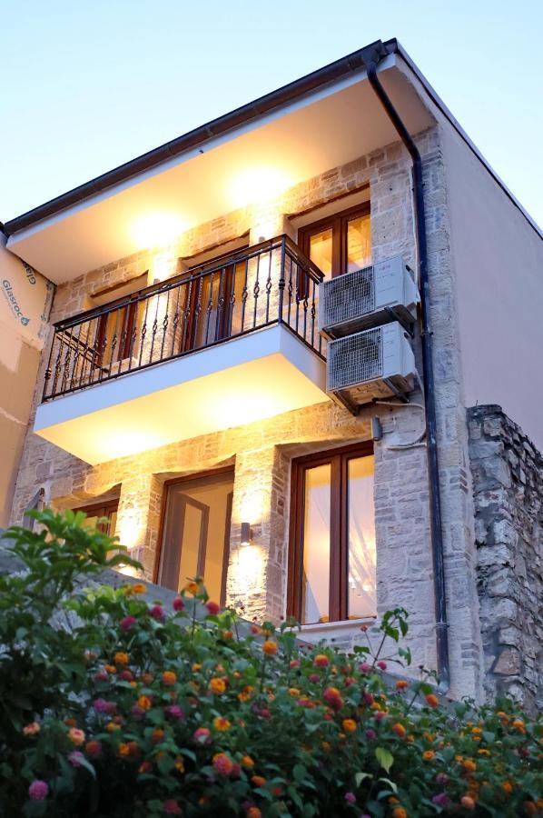 Castellmare Apartment นาฟปาคตอส ภายนอก รูปภาพ